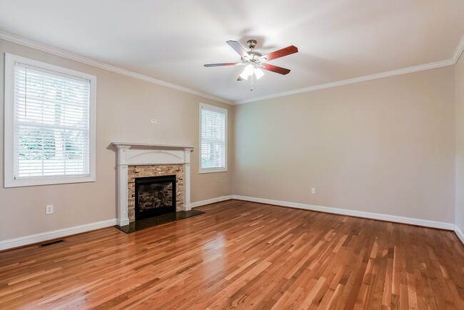 Foto del edificio - 308 Cardinal Crest Ln