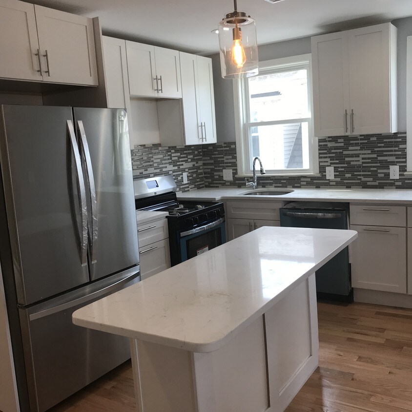 14 Reynolds Ave, Chelsea, MA 02150 Condo for Rent in Chelsea, MA