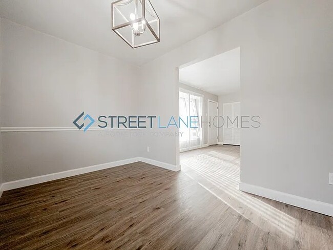 Foto del edificio - 1229 Northdale Ave