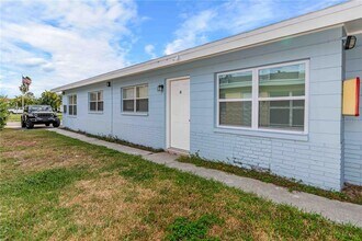 Building Photo - 140 112th Ave N