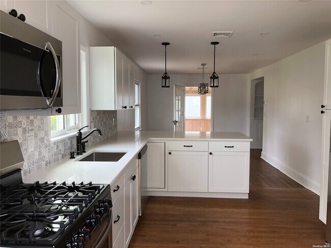 Building Photo - 46 Claydon Rd