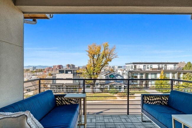 Building Photo - 38 Harrison St