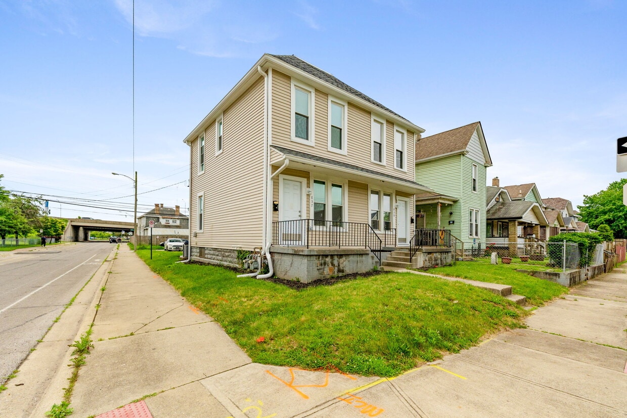 Primary Photo - 837 Campbell Ave