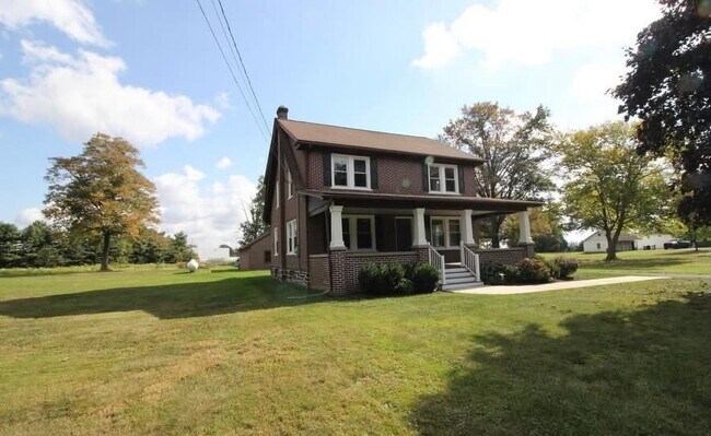 Building Photo - 479 Allentown Rd