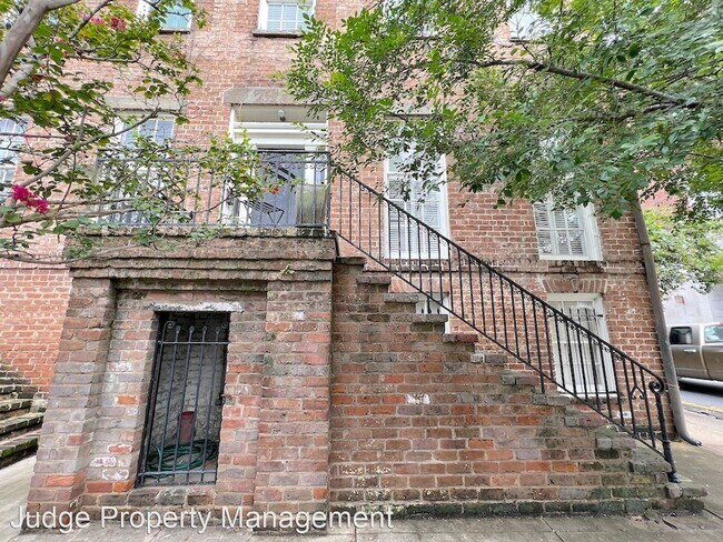 Building Photo - 1 br, 1 bath House - 24 E Macon St Apt 6