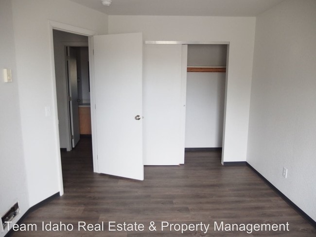 Building Photo - 1486 Northwood Dr