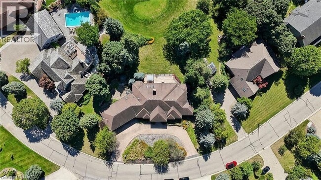 Building Photo - 231 Golf Course Rd