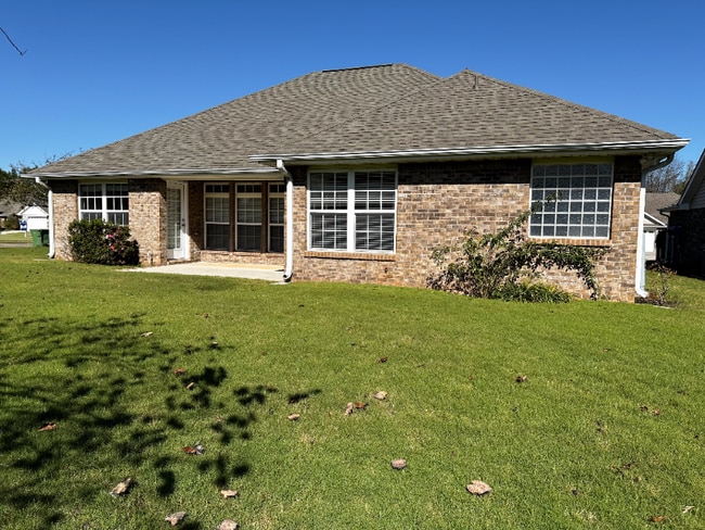 Foto del edificio - 118 Artesian Ln NW