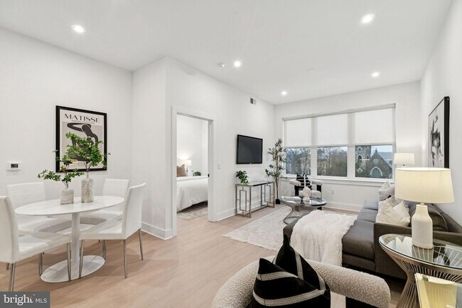 Foto del edificio - 30 W Allens Ln