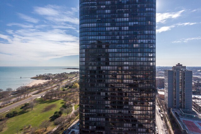 Foto del edificio - 5445 N Sheridan Rd