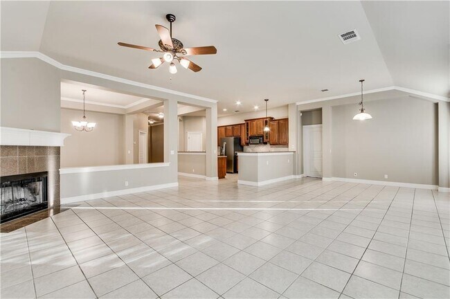 Building Photo - 9512 Hopeland Dr