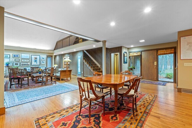 Foto del edificio - 5460 Townsend Rd