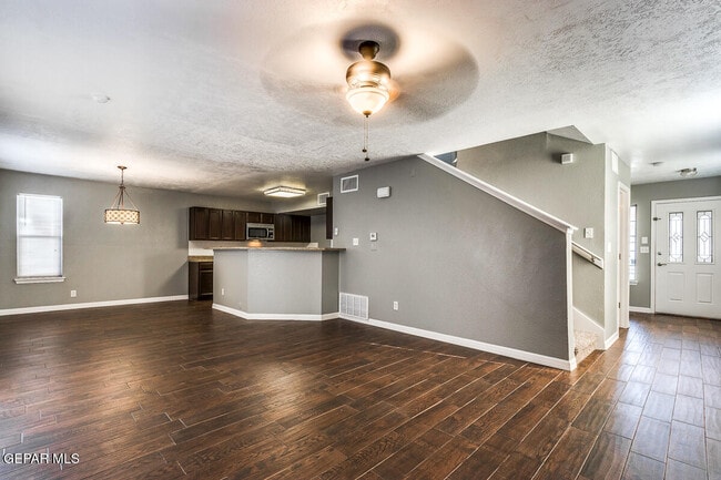 Building Photo - 14069 Tierra Delfin Dr