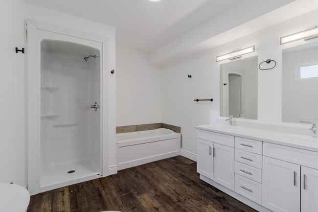 Building Photo - 2 Bed 2 Bath Apartement