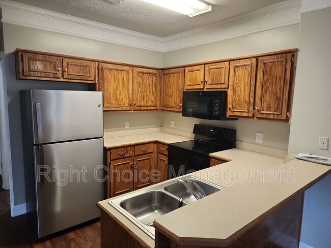 Building Photo - 8082 Veterans Pkwy