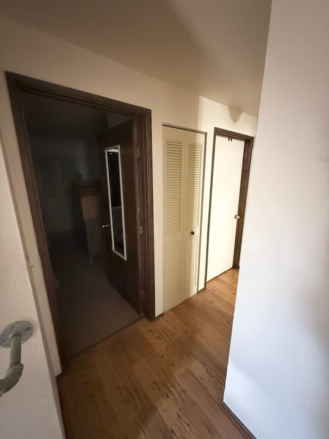 Building Photo - 1633 Best Ln