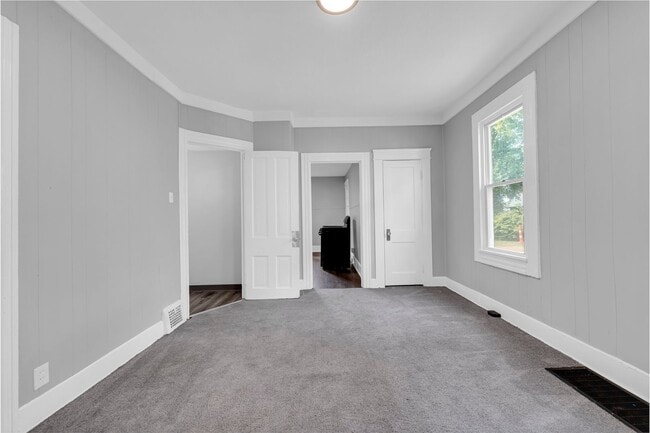 Building Photo - 3122 W 30th St