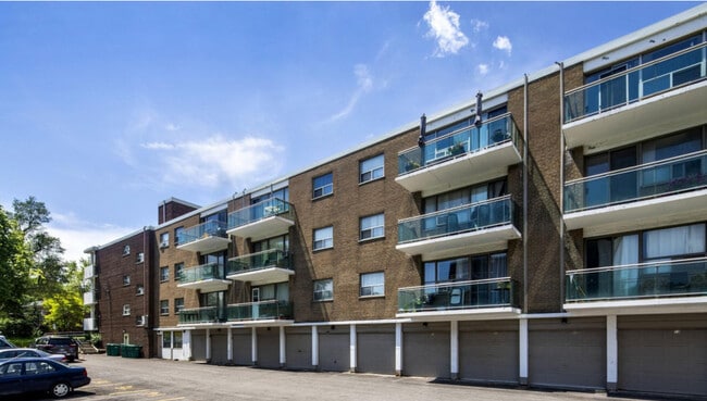 Building Photo - 6 The Donway East