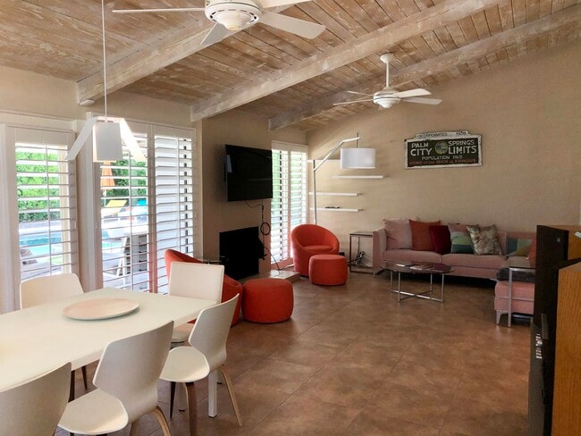 Building Photo - 965 E Twin Palms Dr