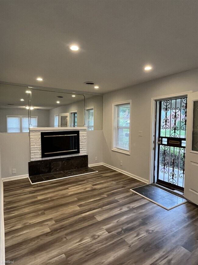 Foto del edificio - 2 br, 1 bath House - 5215 Gateshead St