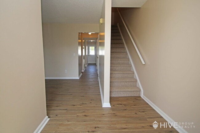 Building Photo - 1041 Oriole Ln