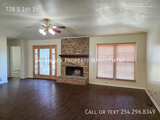 Building Photo - Hewitt 3 Bedroom