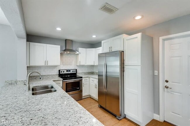 Building Photo - 3 br, 2 bath House - 6276 102nd Terrace No...