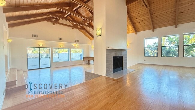 Building Photo - 1089 Warfield Ave