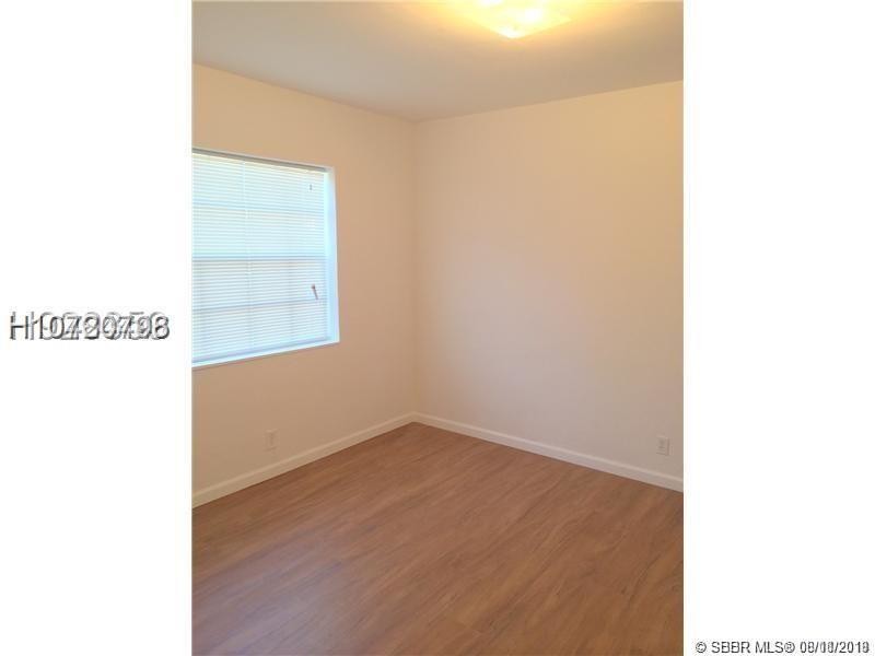 Building Photo - 1121 Lucerne Ave