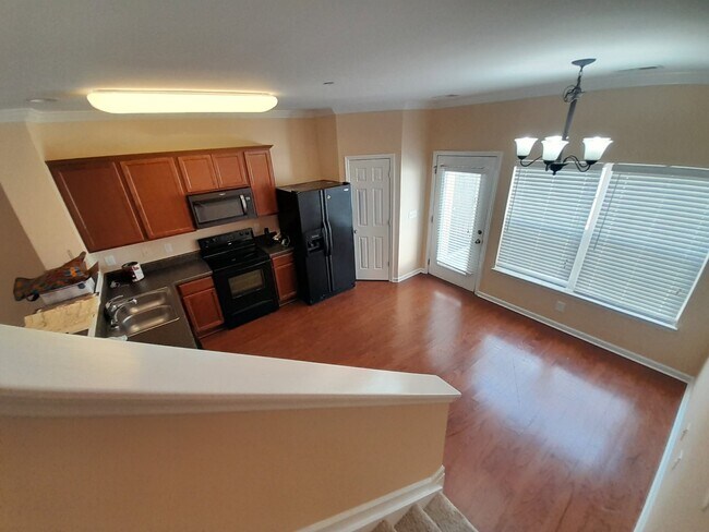 Foto del edificio - 2021 Hemlock Dr