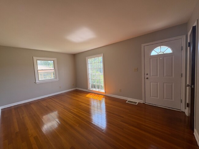 Building Photo - 1055 Whittier Ave