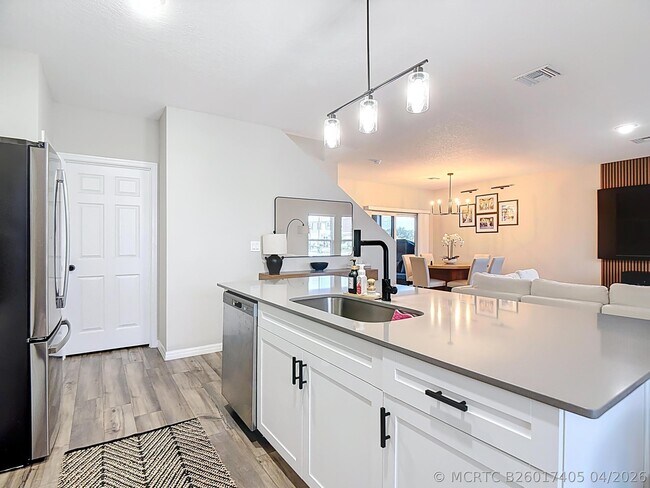 Foto del edificio - 1504 Hummingbird Rd