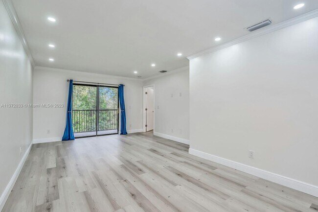 Foto del edificio - 10405 NW 11th St