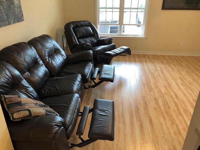 Building Photo - 3055 Heather View Ct