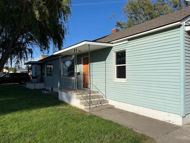 Building Photo - 222 Casey Ave