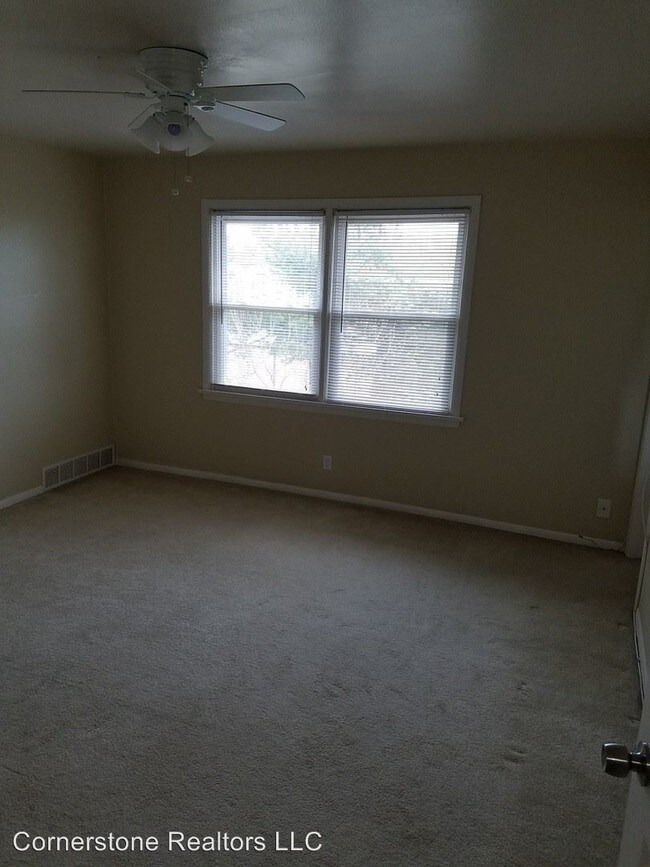 Building Photo - 626 Broadmoor Dr
