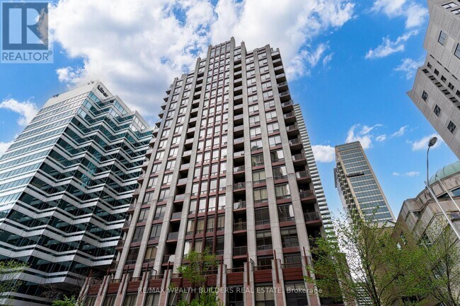 Photo du bâtiment - 85 Bloor St E