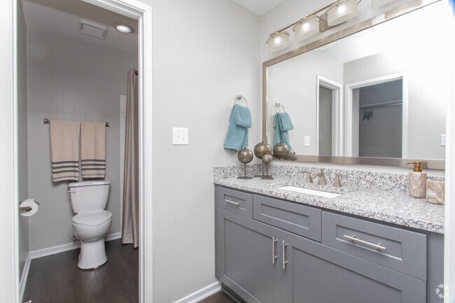 2BR, 2BA - 1210SF - Arden Vue