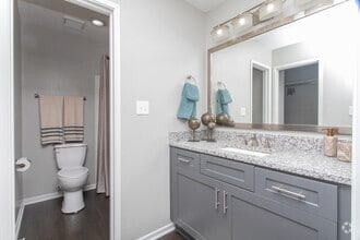 2BR, 2BA - 1210SF - Arden Vue