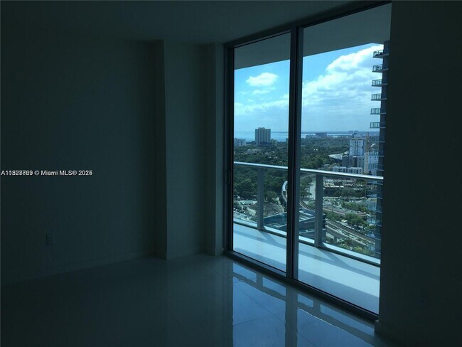 Building Photo - 1100S S Miami Ave