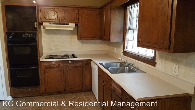 Building Photo - 3 br, 2 bath House - 11201 E 59th Street