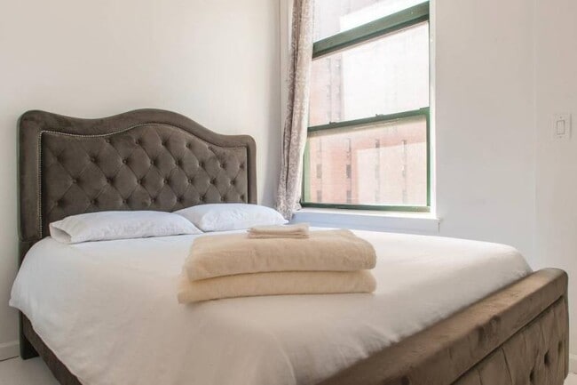 Building Photo - 2 bedroom in NEW YORK NY 10004