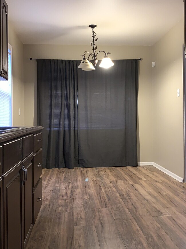 Foto del edificio - 16733 E 8 Mile Rd