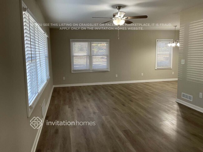 Building Photo - 2264 Headland Dr