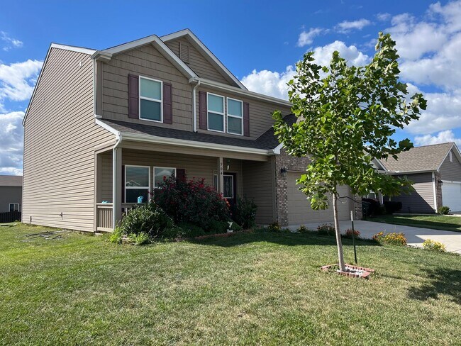 Foto del edificio - 2 Story, Spacious Lafayette Home with Den, Fenced Backyard & Upstairs Bonus Room