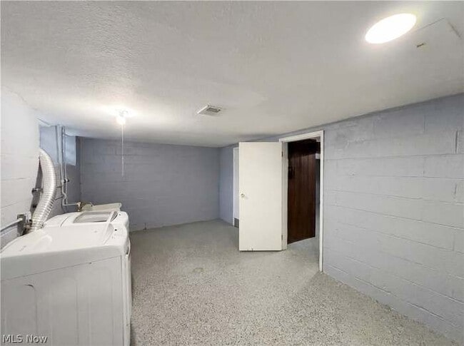 Building Photo - 18715 Libby Rd