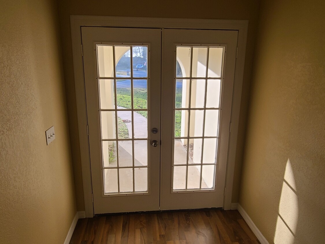 Foto principal - 60 Welling Ln