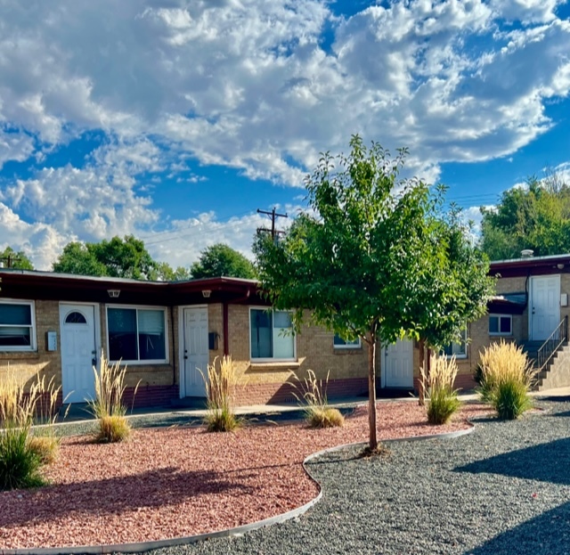 Foto principal - 2200 Dayton St