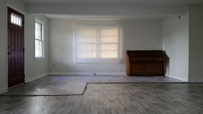 Foto del edificio - 6838 Barton Rd