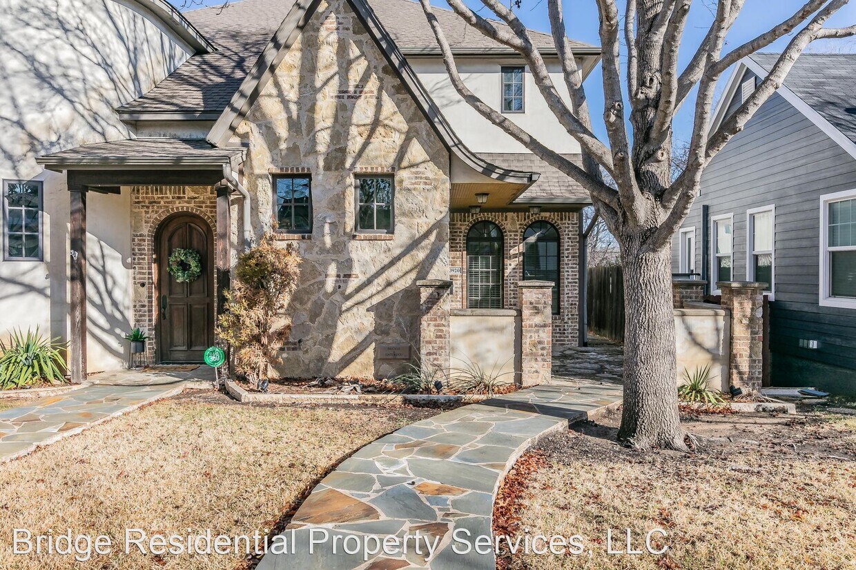 Primary Photo - 3 br, 2.5 bath House - 3920 Byers Avenue